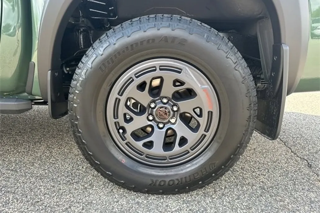 2025 Nissan Frontier PRO-4X photo 1