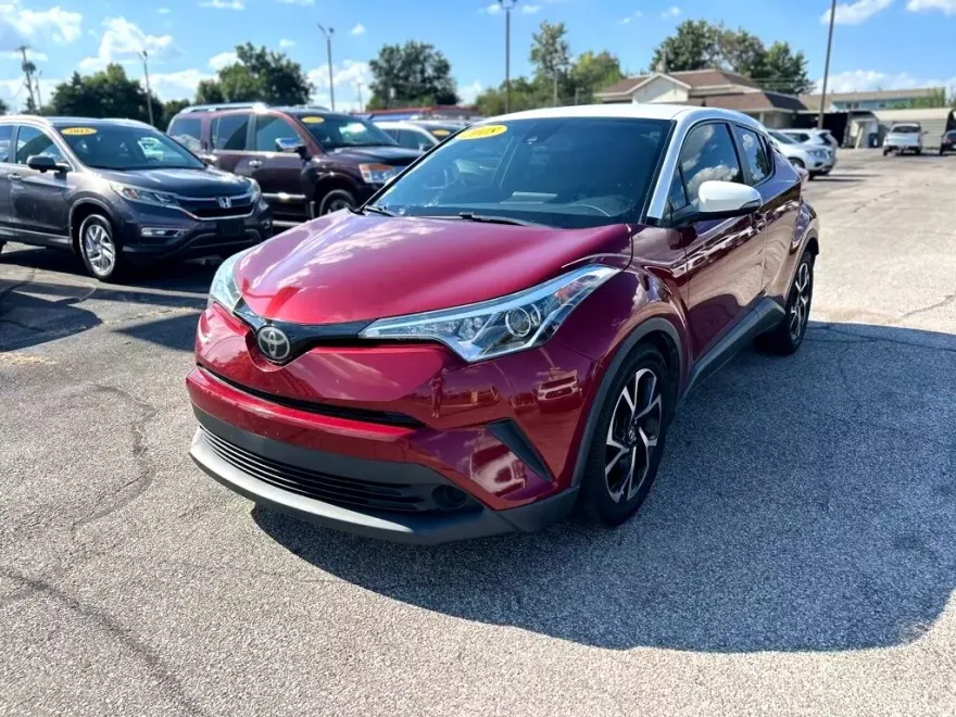 2018 Toyota C-HR XLE photo 1