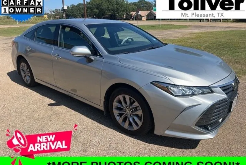 2021 Toyota Avalon XLE photo 1