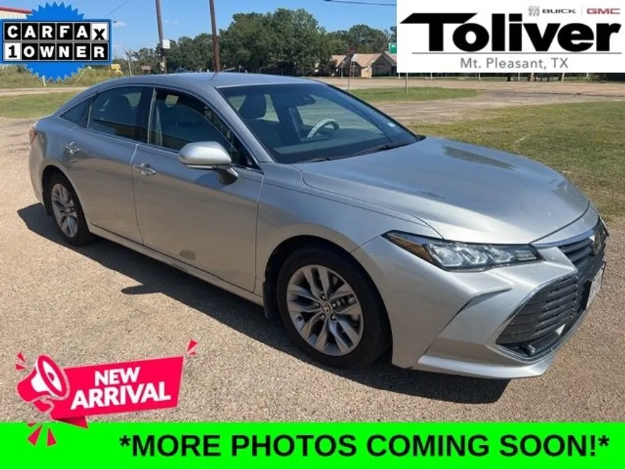 2021 Toyota Avalon XLE photo 1