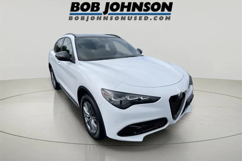 2024 Alfa Romeo Stelvio Sprint photo 1