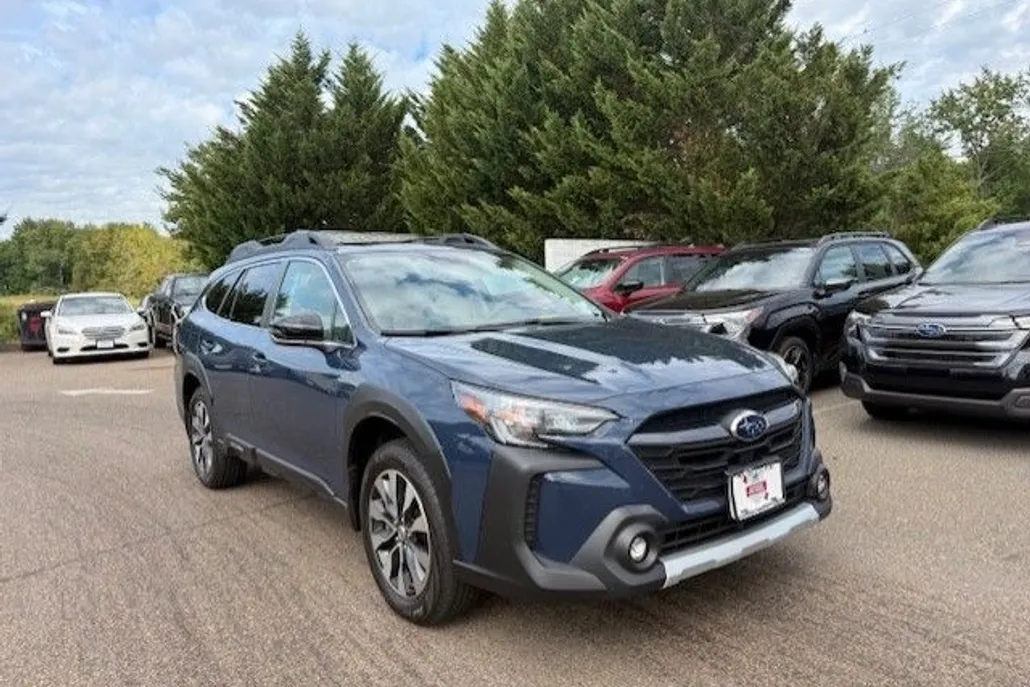 2023 Subaru Outback Limited photo 1