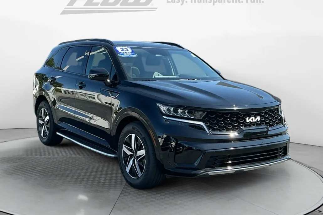 2023 Kia Sorento S photo 1