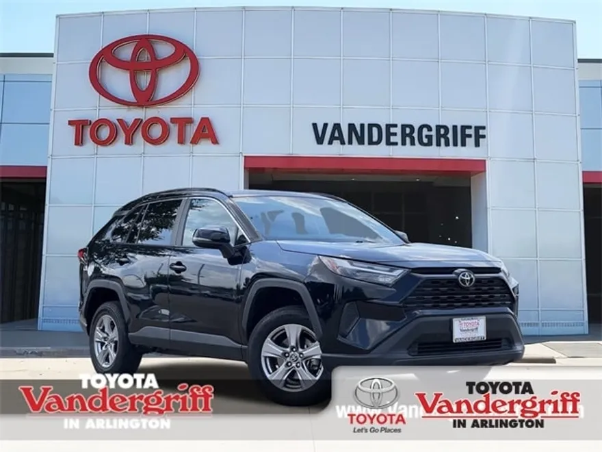 2023 Toyota RAV4 XLE photo 1