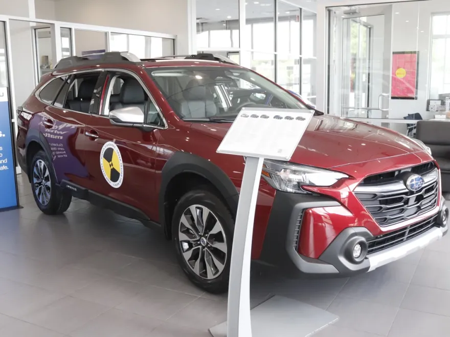 2025 Subaru Outback Touring XT photo 1