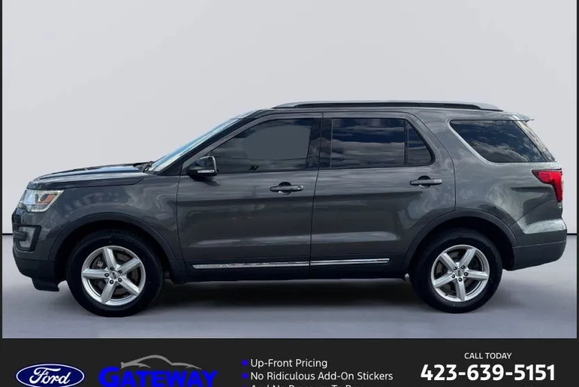 2017 Ford Explorer XLT photo 1
