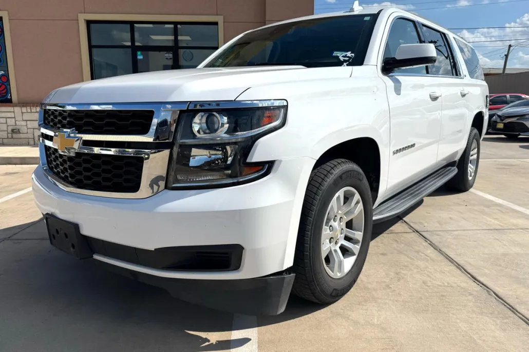 2020 Chevrolet Suburban LT photo 1