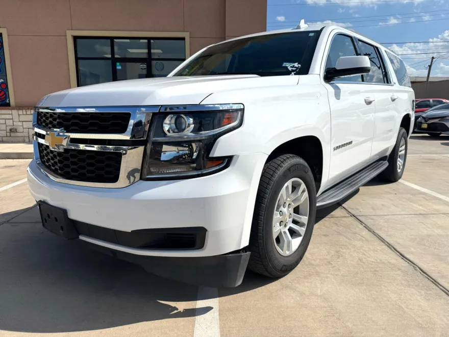 2020 Chevrolet Suburban LT photo 1