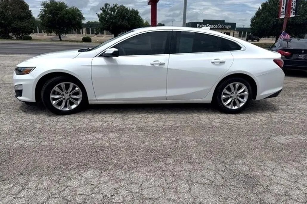2019 Chevrolet Malibu 1LT photo 1