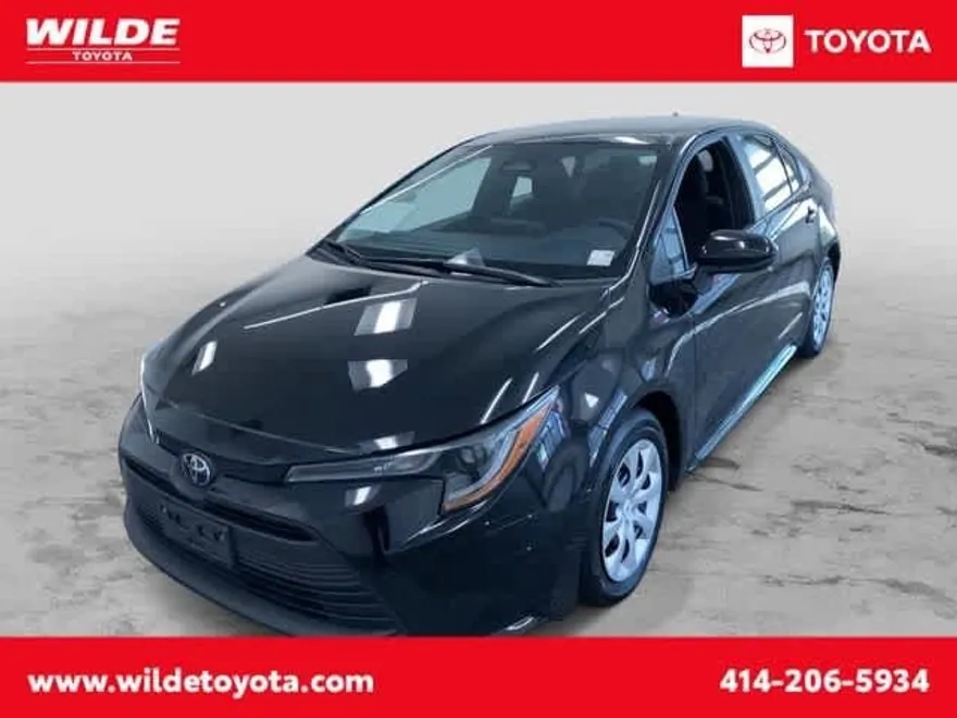 2024 Toyota Corolla LE photo 1