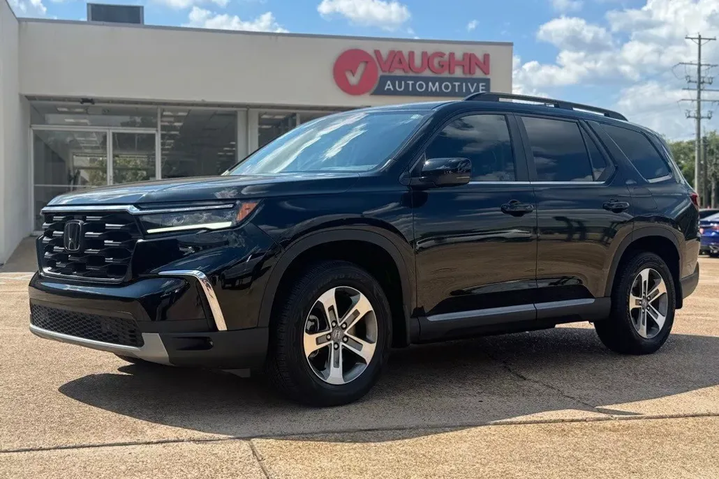 2024 Honda Pilot EX-L photo 1