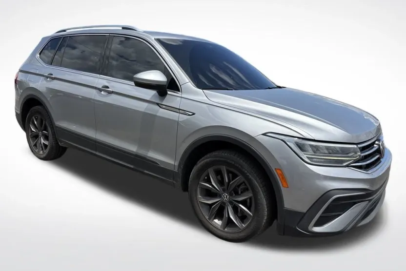 2022 Volkswagen Tiguan SE photo 1
