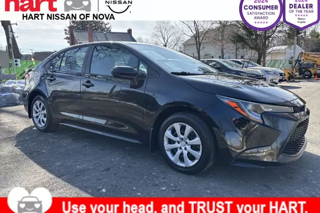 2021 Toyota Corolla LE photo 1