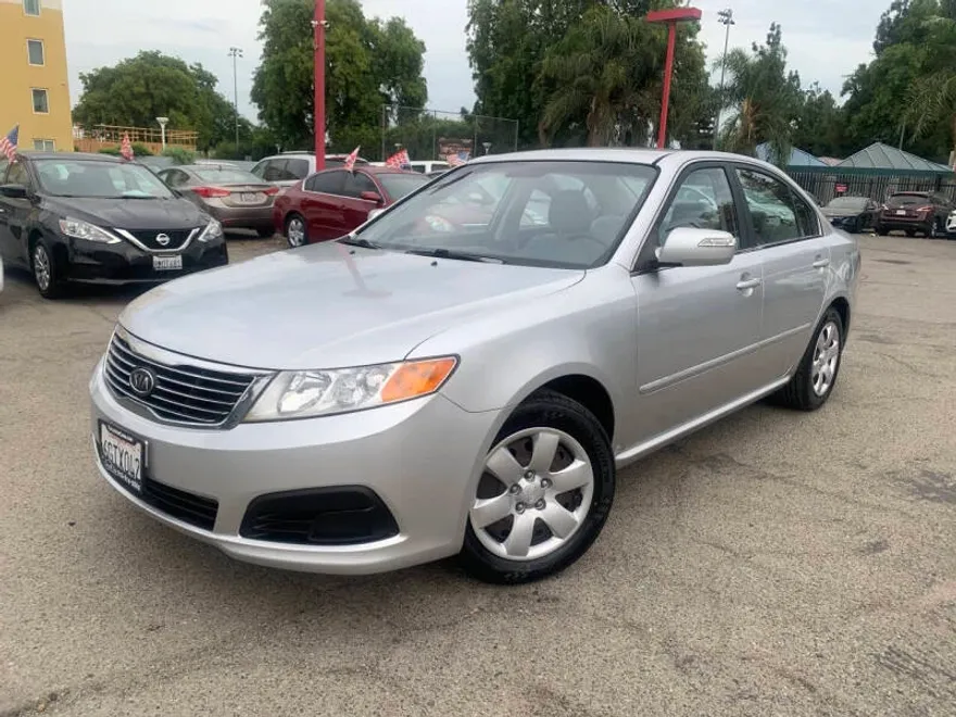 2009 Kia Optima LX photo 1