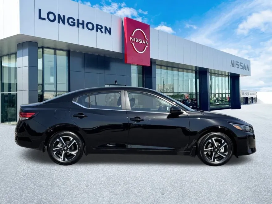 2025 Nissan Sentra SV photo 1