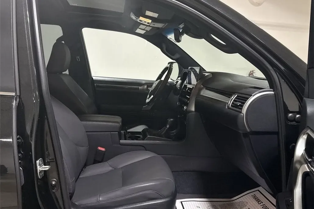 2023 Lexus GX 460 Premium photo 1