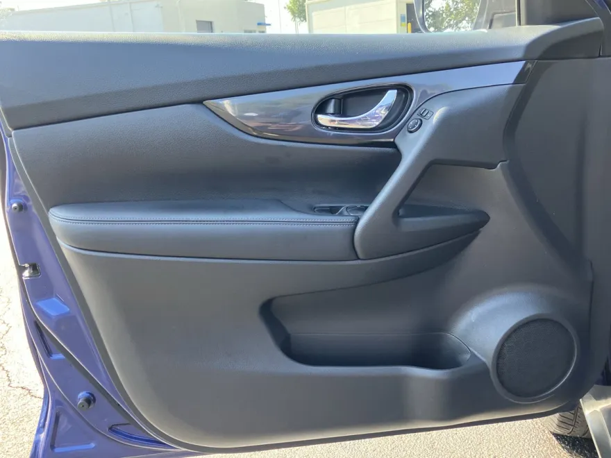 2018 Nissan Rogue S photo 1