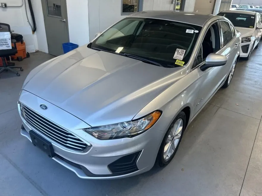2019 Ford Fusion Hybrid SE photo 1