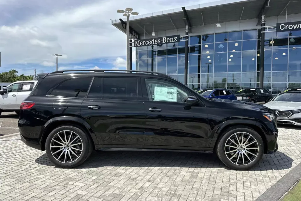 2026 Mercedes Benz GLS 450 4MATIC photo 1