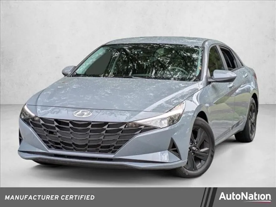2023 Hyundai Elantra SEL photo 1