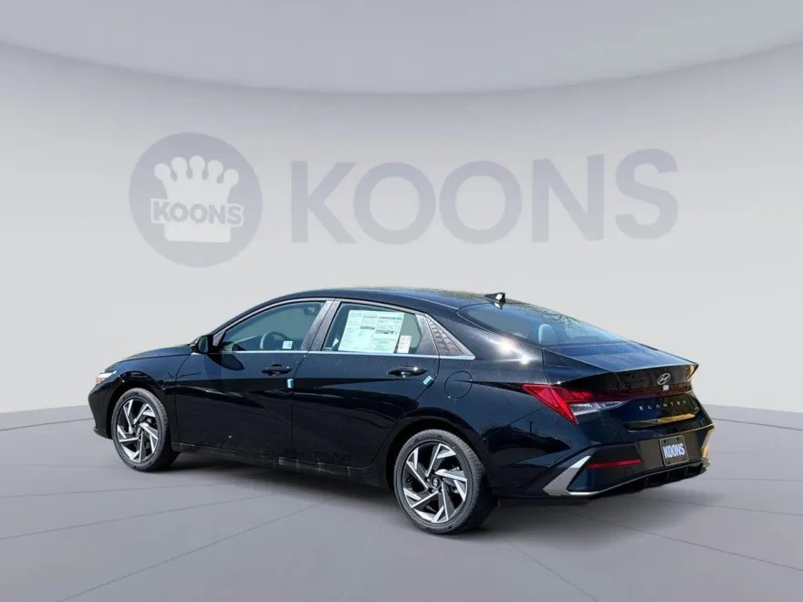 2025 Hyundai Elantra Hybrid Limited photo 1