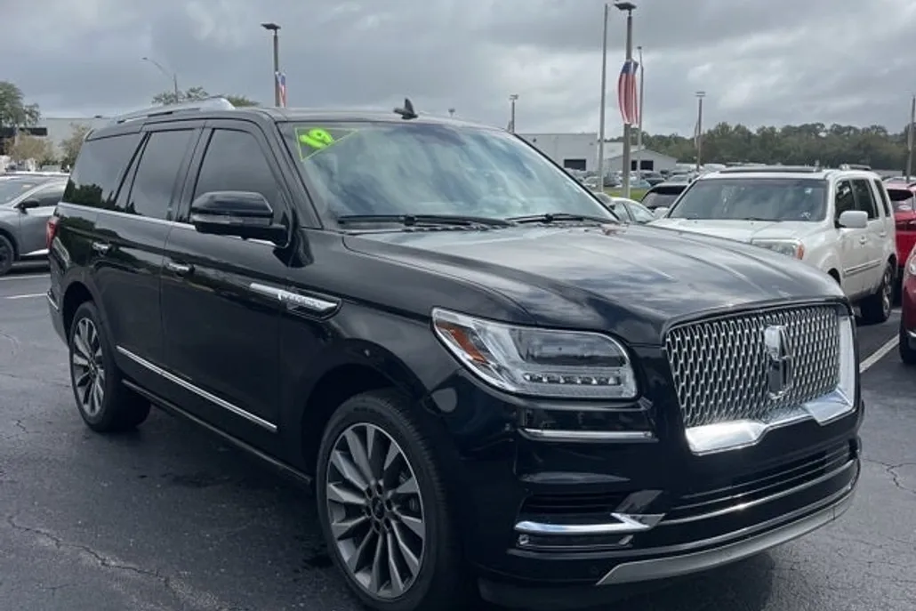 2019 Lincoln Navigator Select photo 1