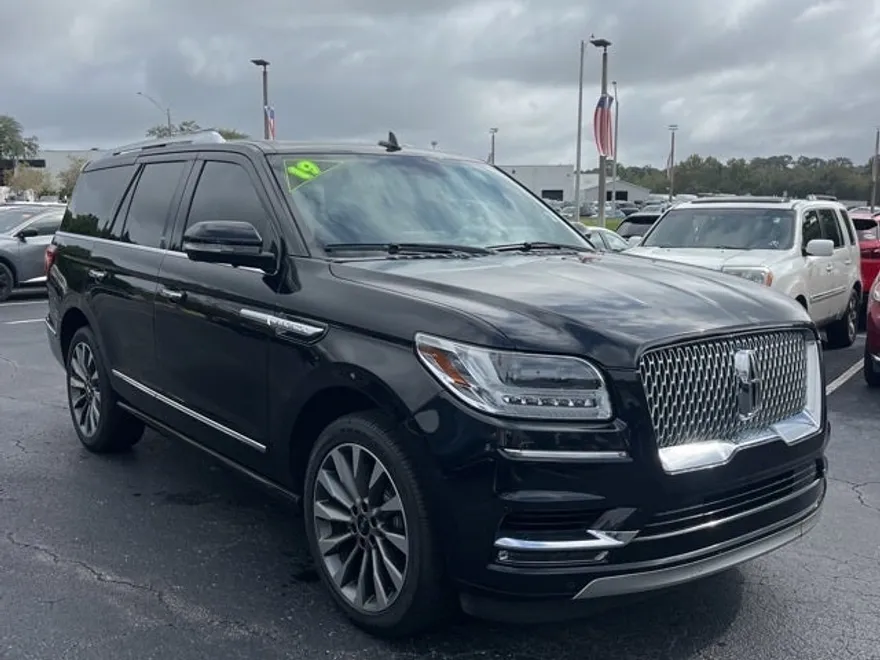 2019 Lincoln Navigator Select photo 1