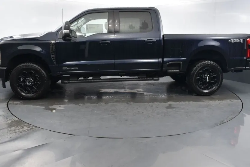 2025 Ford F-350 Lariat photo 1