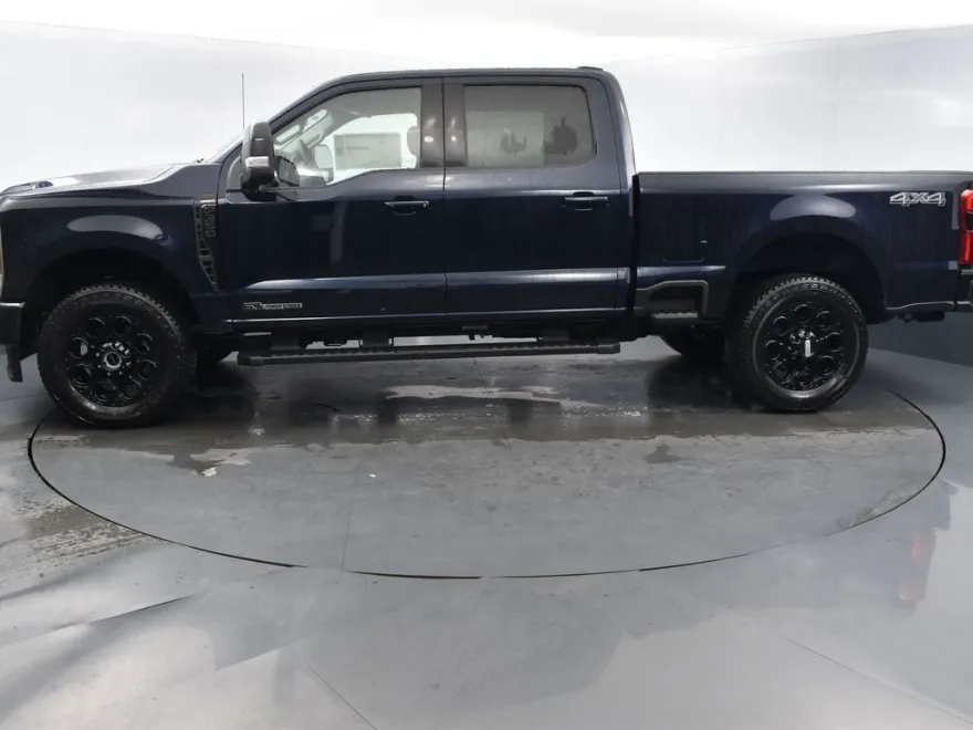 2025 Ford F-350 Lariat photo 1