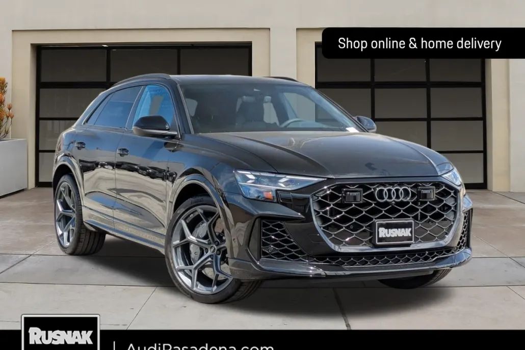 2025 Audi RS Q8 photo 1