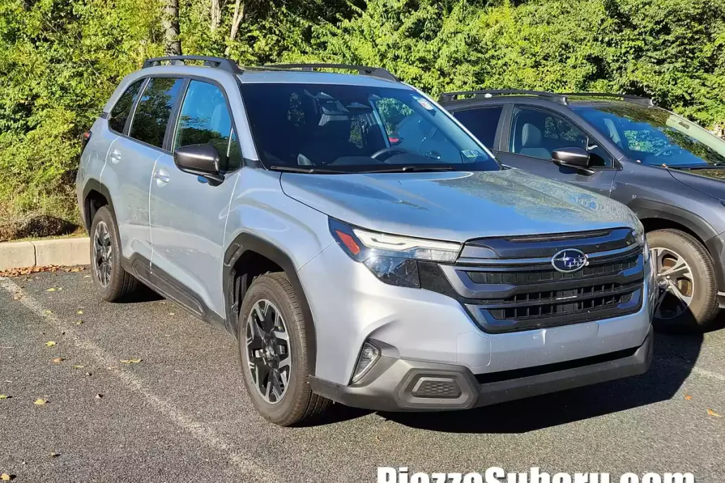 2025 Subaru Forester Premium photo 1