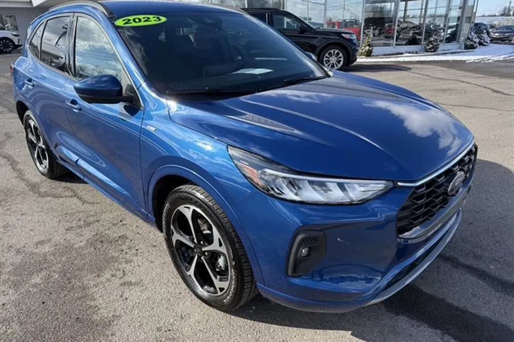 2023 Ford Escape ST-Line Select photo 1