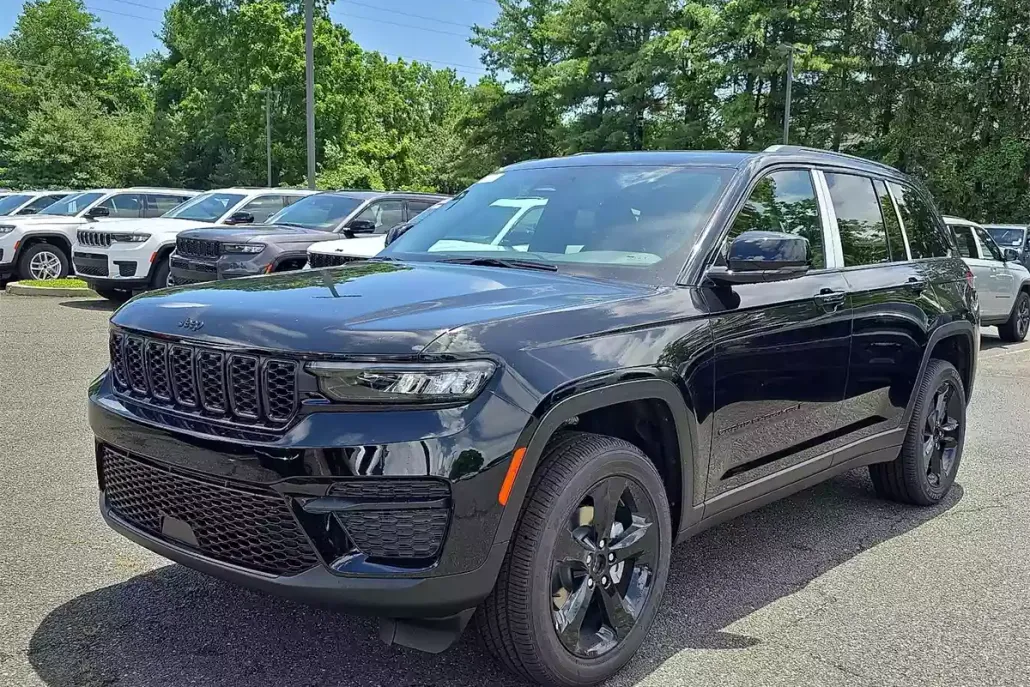 2025 Jeep Grand Cherokee Altitude photo 1