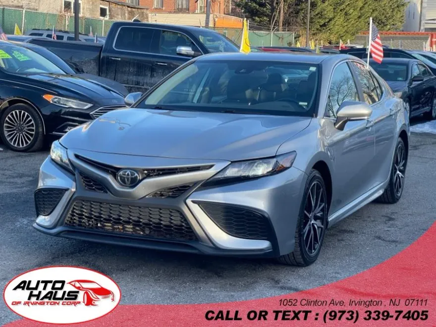 2023 Toyota Camry SE photo 1