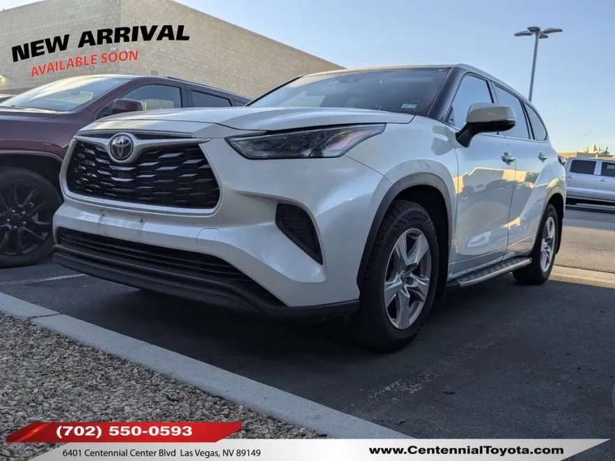 2022 Toyota Highlander L photo 1