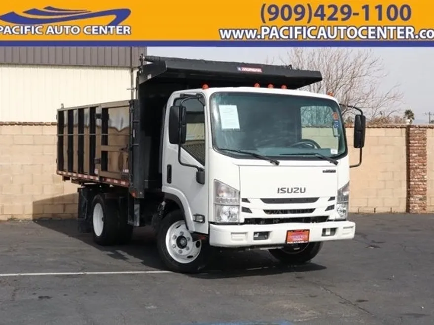 2022 Isuzu NPR photo 1