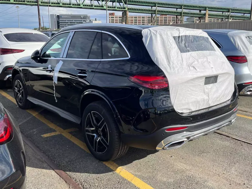 2026 Mercedes Benz GLC 300 4MATIC photo 1