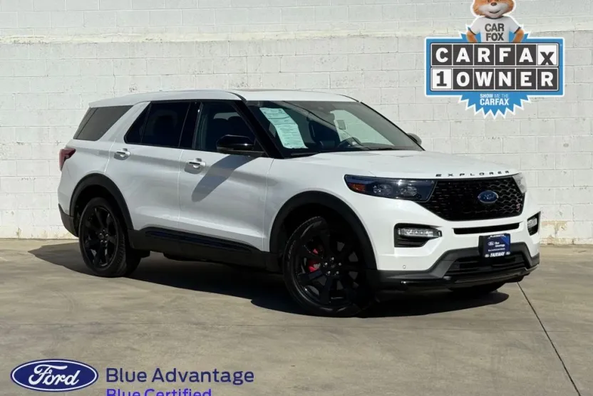 2022 Ford Explorer ST photo 1
