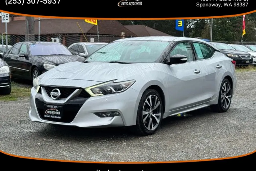 2017 Nissan Maxima SV photo 1