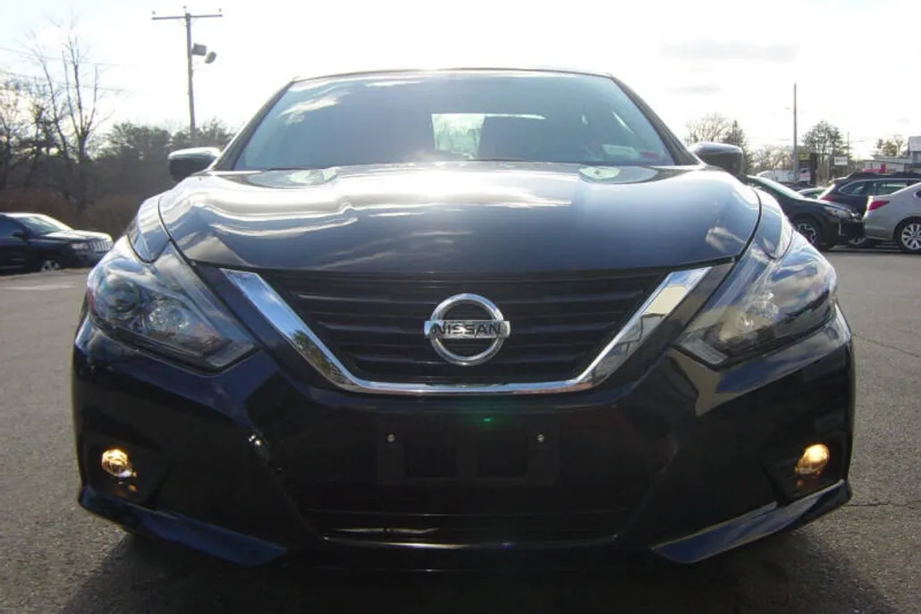 2018 Nissan Altima 2.5 SR photo 1