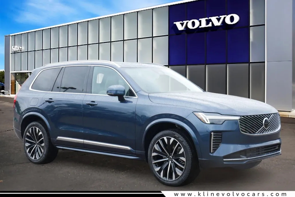 2025 Volvo XC90 T8 Core photo 1