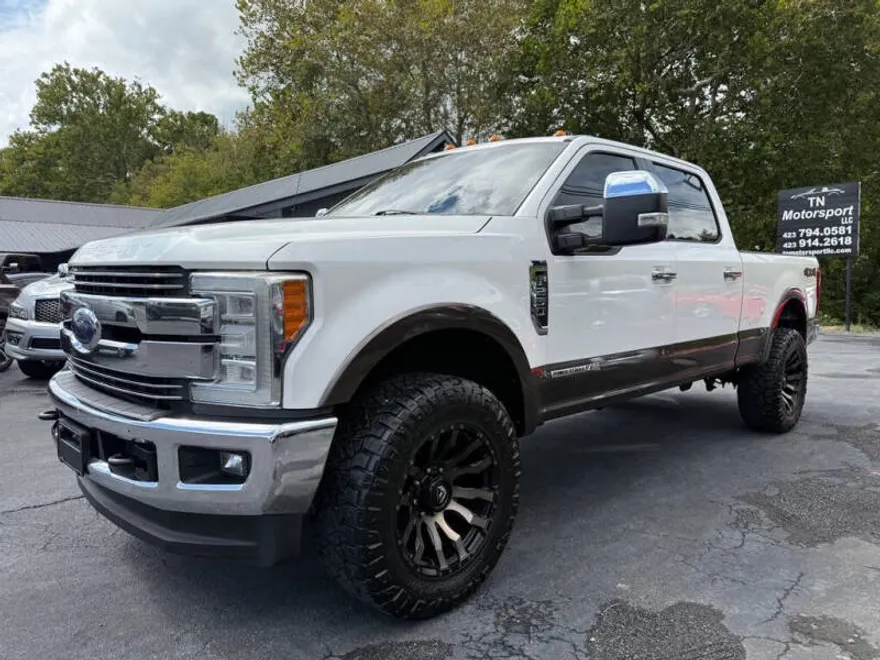 2017 Ford F-250 Lariat photo 1