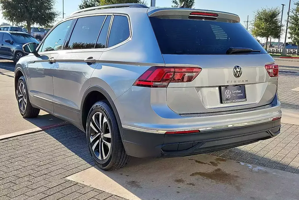 2023 Volkswagen Tiguan S photo 1
