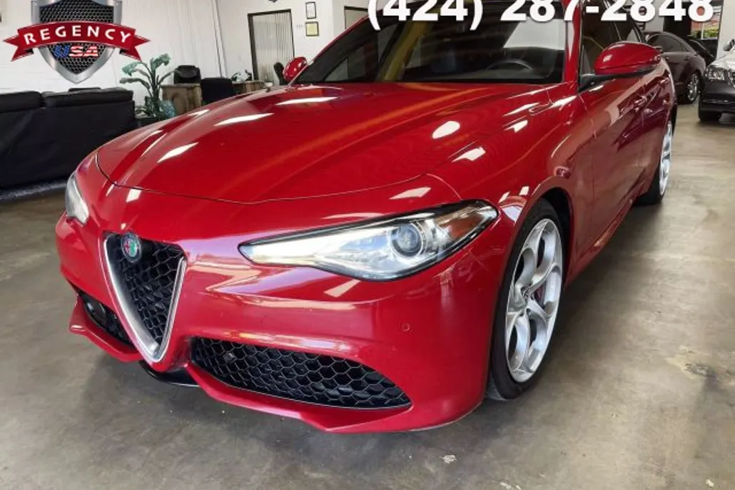 2020 Alfa Romeo Giulia Ti Sport photo 1