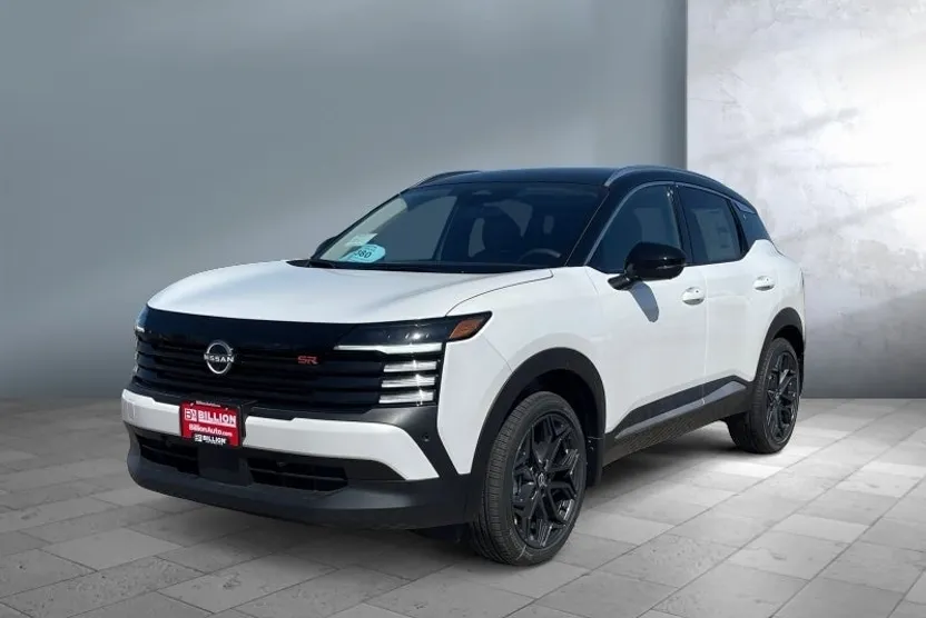 2025 Nissan Kicks SR photo 1