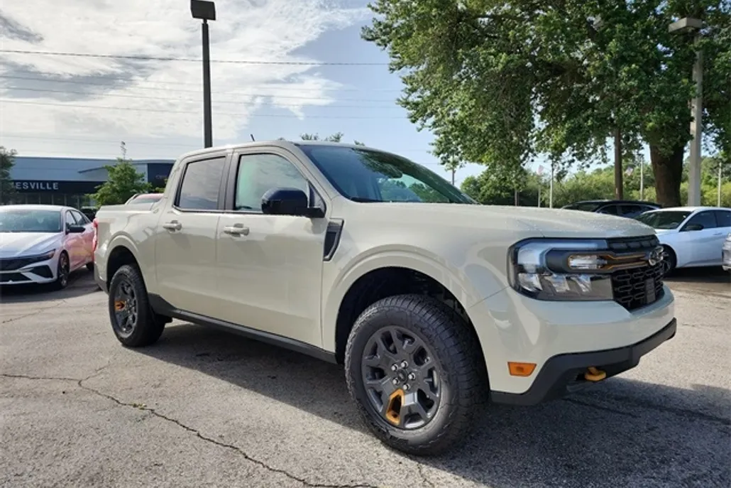2024 Ford Maverick Lariat photo 1