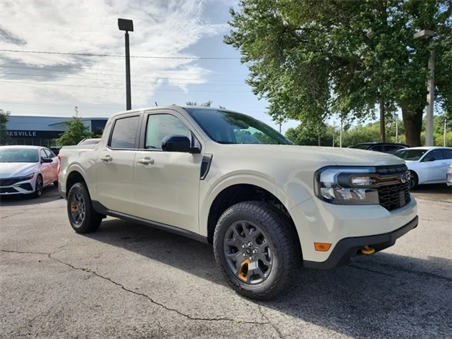 2024 Ford Maverick Lariat photo 1