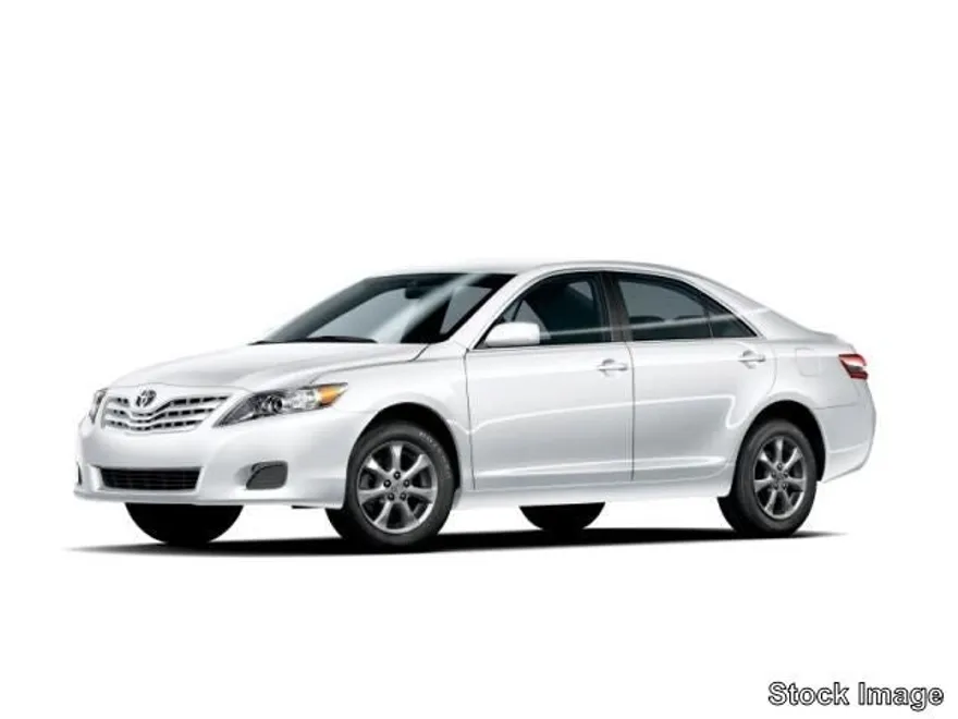 2011 Toyota Camry LE photo 1