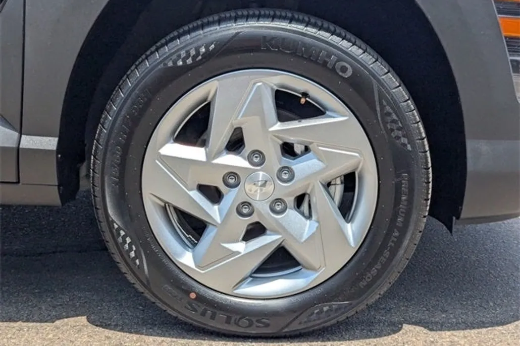 2025 Hyundai Kona SE photo 1