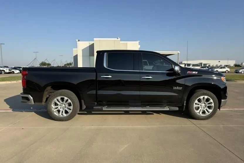2023 Chevrolet Silverado 1500 photo 1